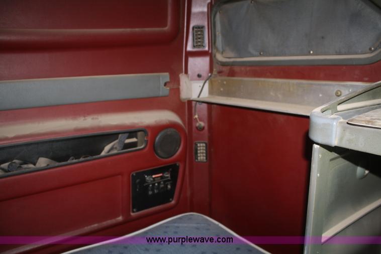 image for item F2886 1998 Kenworth T2000 semi truck