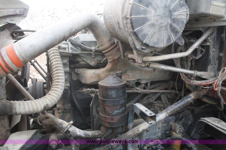 image for item F2886 1998 Kenworth T2000 semi truck