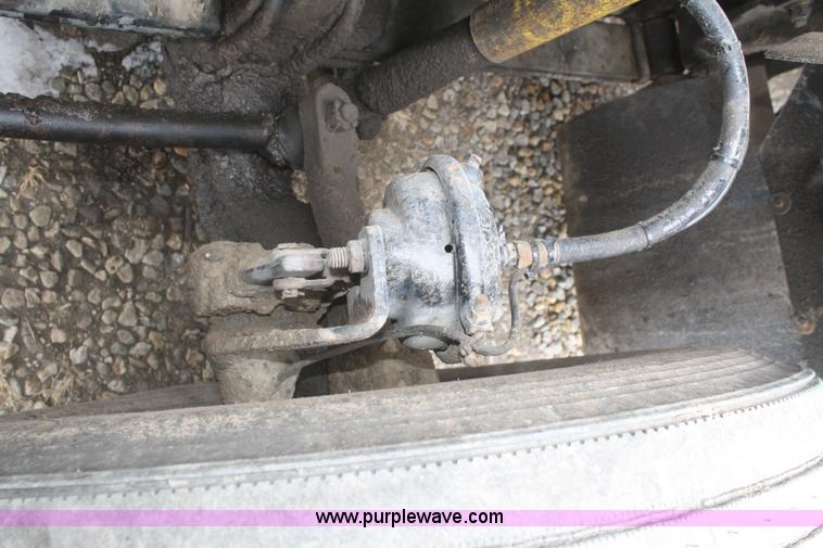 image for item F2886 1998 Kenworth T2000 semi truck