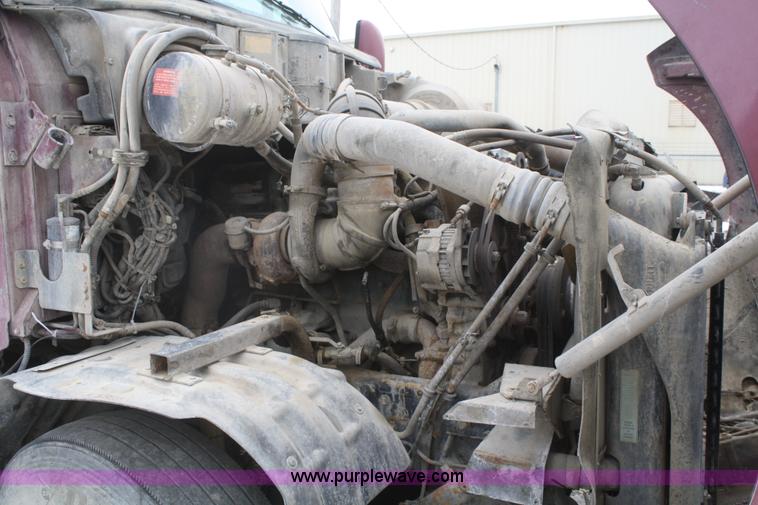 image for item F2886 1998 Kenworth T2000 semi truck