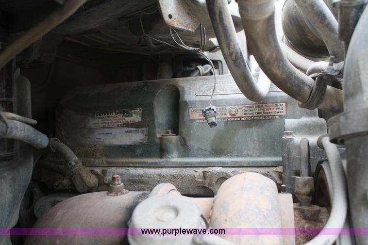 image for item F2886 1998 Kenworth T2000 semi truck