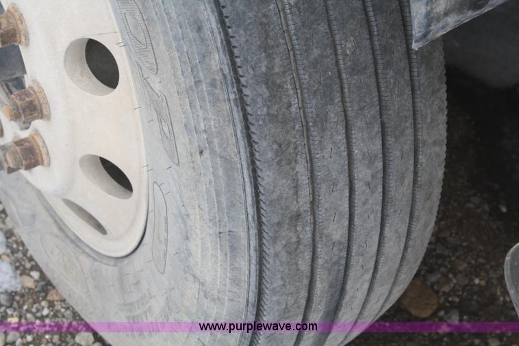 image for item F2886 1998 Kenworth T2000 semi truck