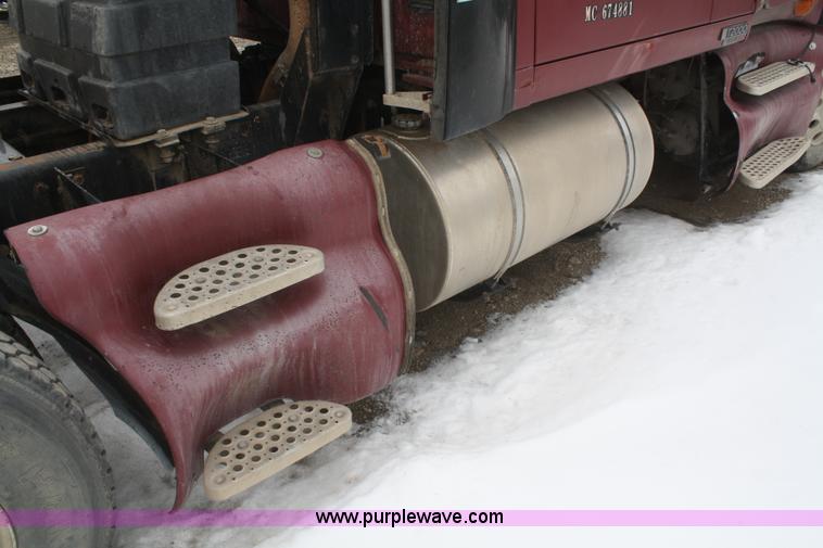 image for item F2886 1998 Kenworth T2000 semi truck