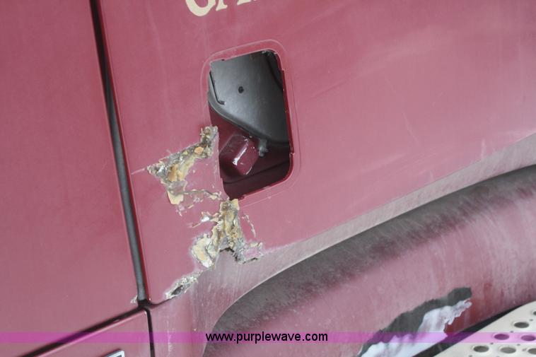 image for item F2886 1998 Kenworth T2000 semi truck