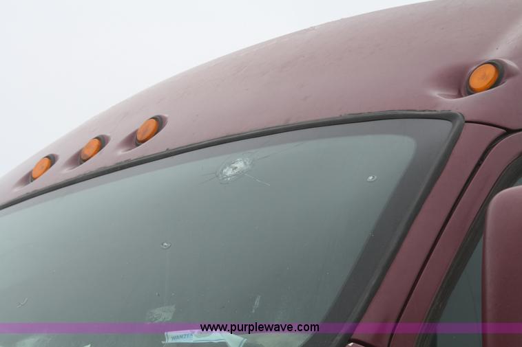 image for item F2886 1998 Kenworth T2000 semi truck