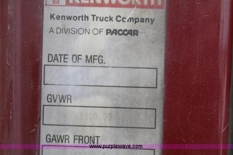 image for item F2886 1998 Kenworth T2000 semi truck