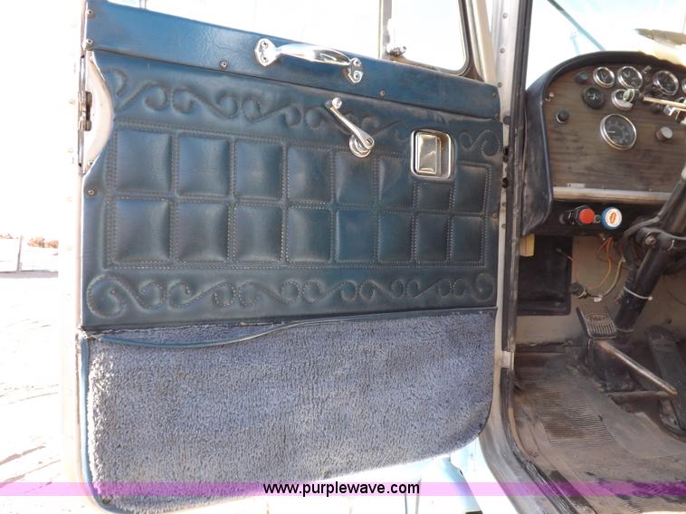 image for item F6430 1981 Peterbilt 359 service truck