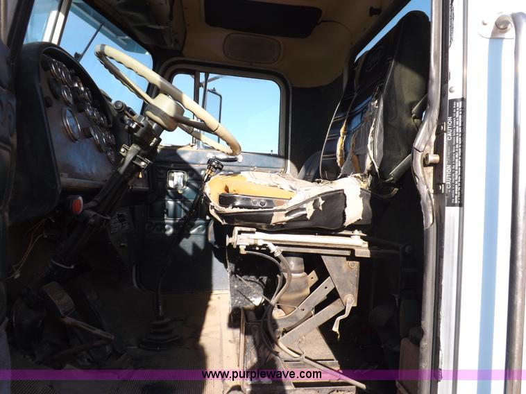 image for item F6430 1981 Peterbilt 359 service truck