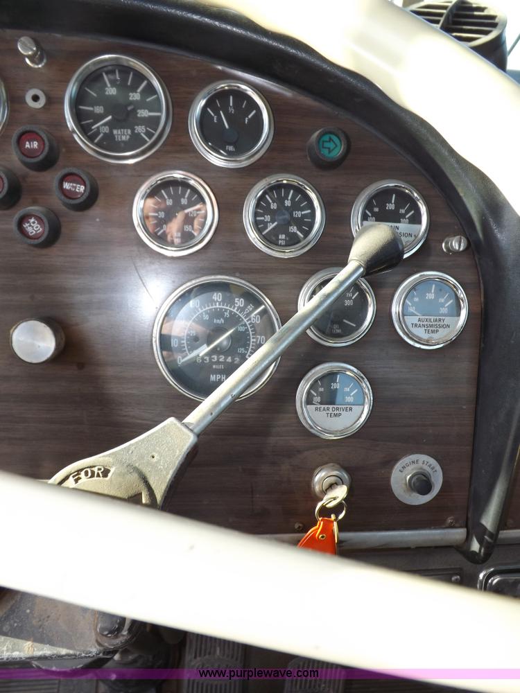 image for item F6430 1981 Peterbilt 359 service truck