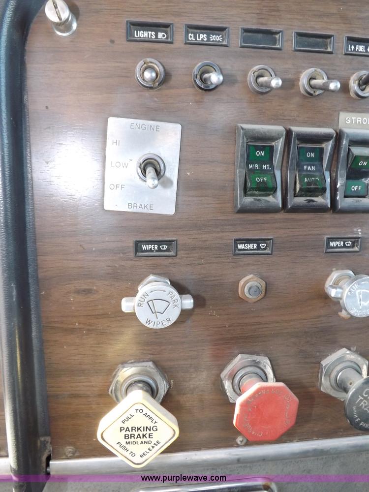 image for item F6430 1981 Peterbilt 359 service truck