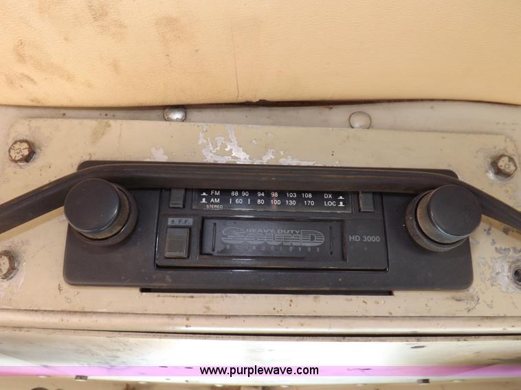 image for item F6430 1981 Peterbilt 359 service truck