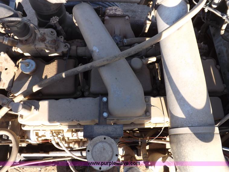 image for item F6430 1981 Peterbilt 359 service truck