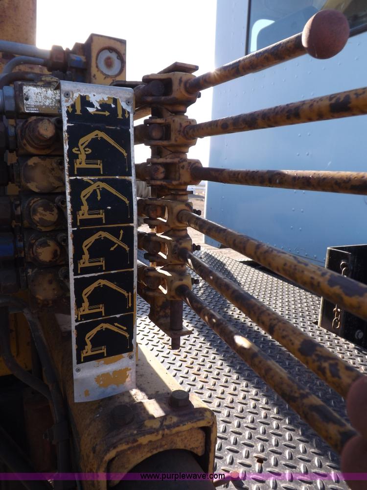 image for item F6430 1981 Peterbilt 359 service truck