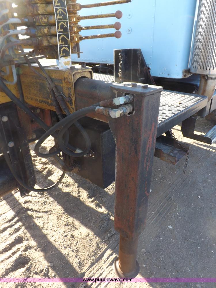 image for item F6430 1981 Peterbilt 359 service truck