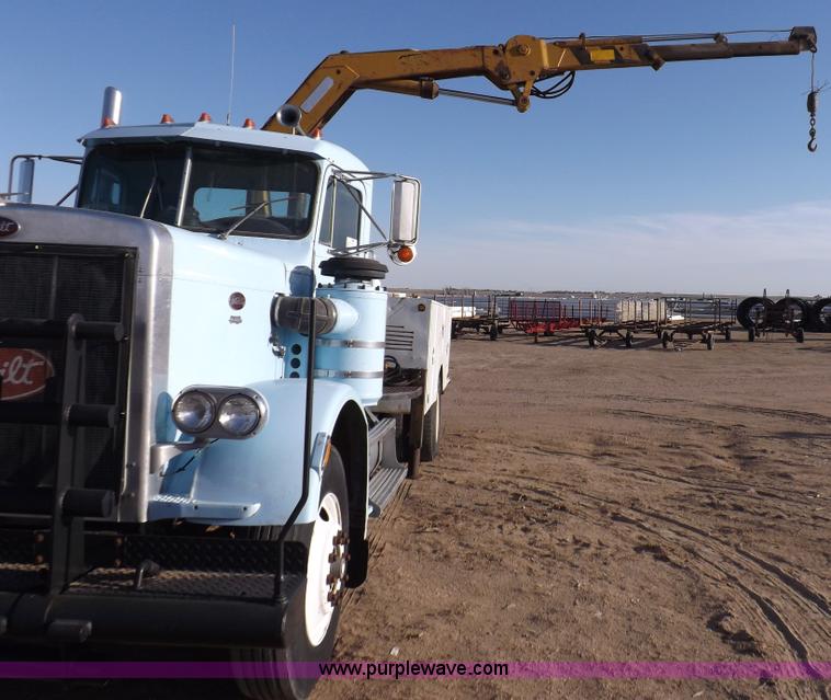 image for item F6430 1981 Peterbilt 359 service truck