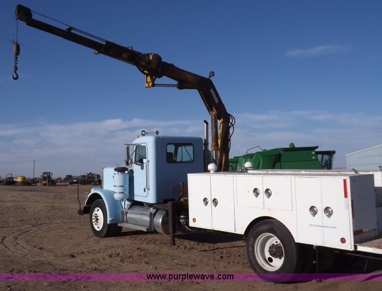 image for item F6430 1981 Peterbilt 359 service truck