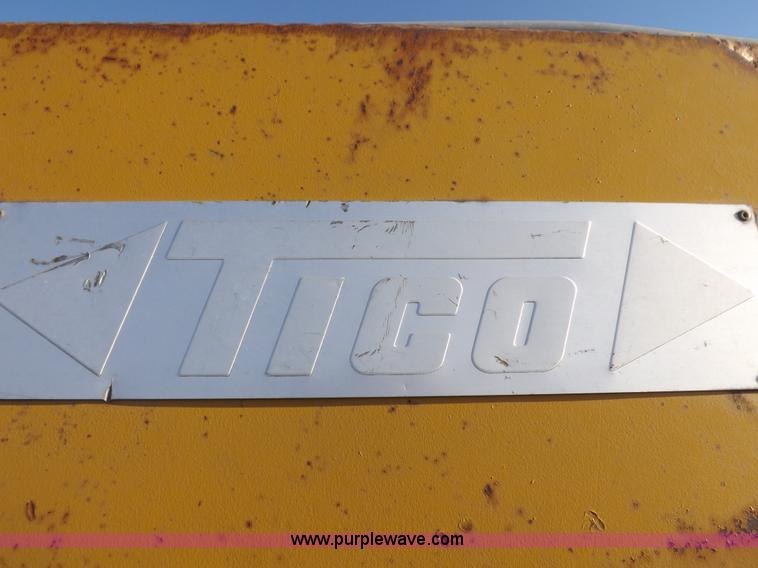 image for item F6430 1981 Peterbilt 359 service truck