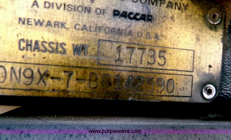 image for item F6430 1981 Peterbilt 359 service truck