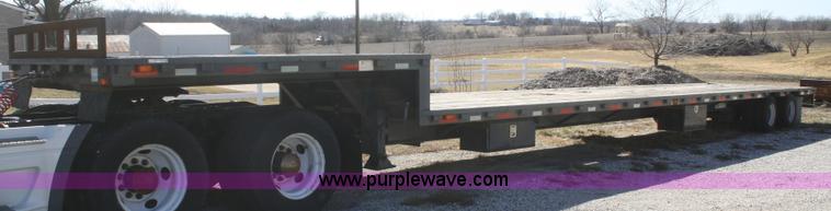 image for item V9514 2004 Taras Port drop deck trailer