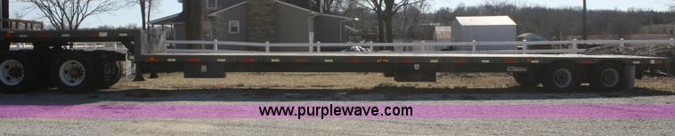 image for item V9514 2004 Taras Port drop deck trailer