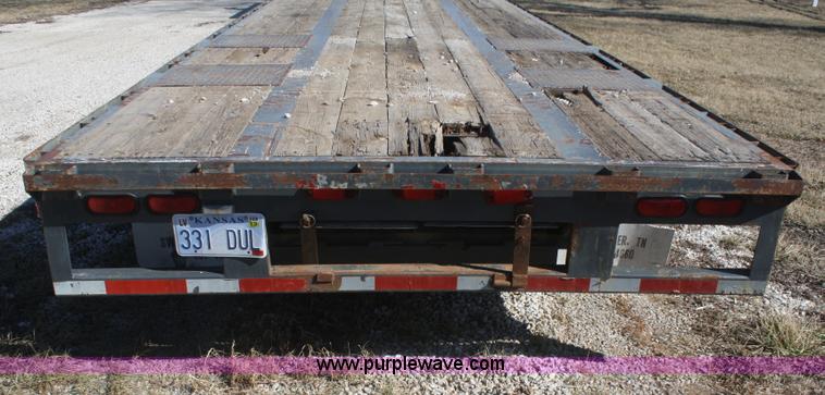image for item V9514 2004 Taras Port drop deck trailer