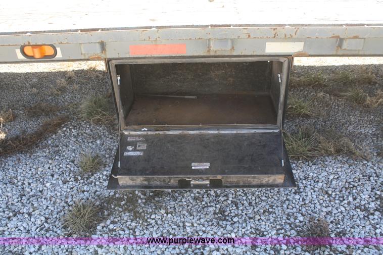 image for item V9514 2004 Taras Port drop deck trailer