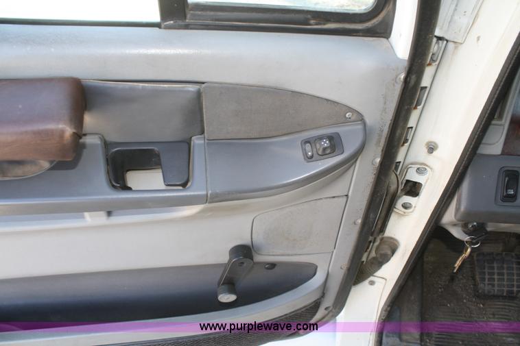 image for item V9515 1999 Freightliner Century Class semi truck