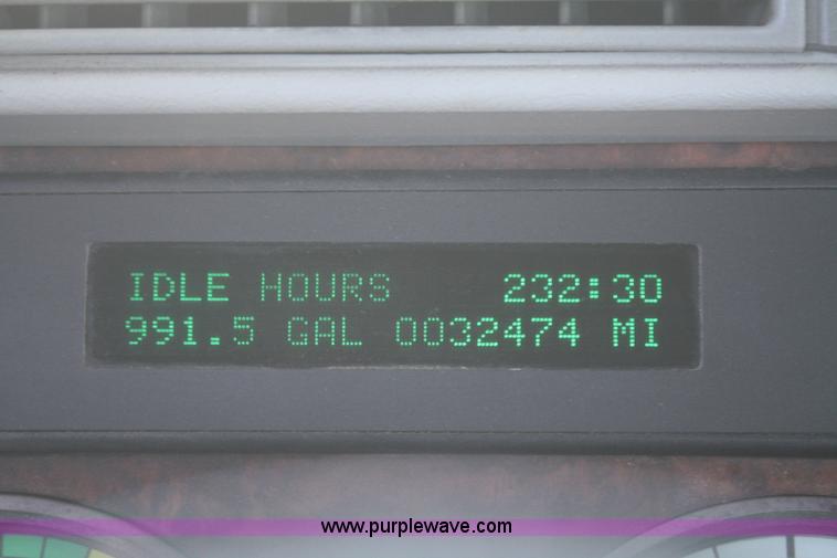 image for item V9515 1999 Freightliner Century Class semi truck