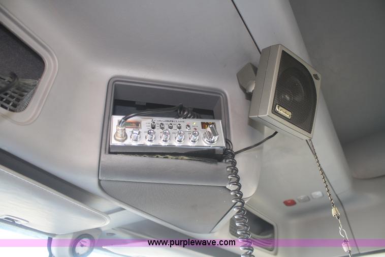 image for item V9515 1999 Freightliner Century Class semi truck