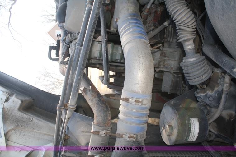 image for item V9515 1999 Freightliner Century Class semi truck