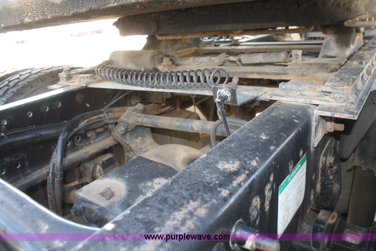 image for item V9515 1999 Freightliner Century Class semi truck