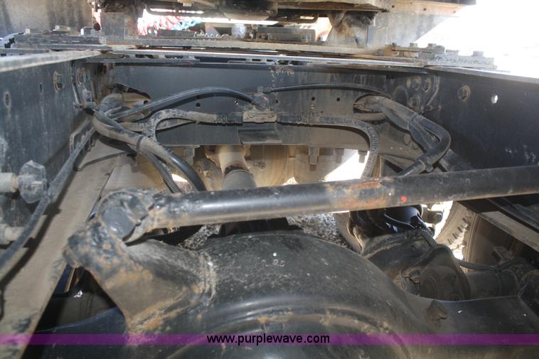 image for item V9515 1999 Freightliner Century Class semi truck