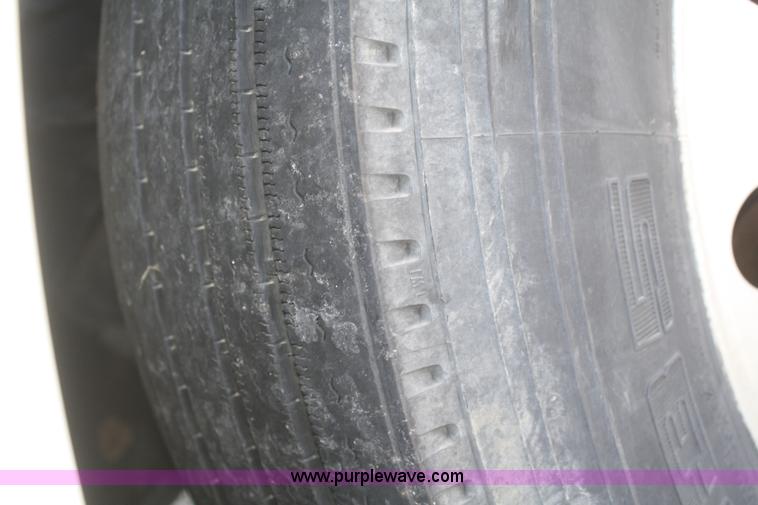 image for item V9515 1999 Freightliner Century Class semi truck