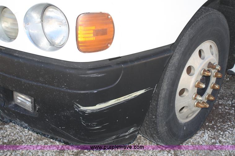 image for item V9515 1999 Freightliner Century Class semi truck