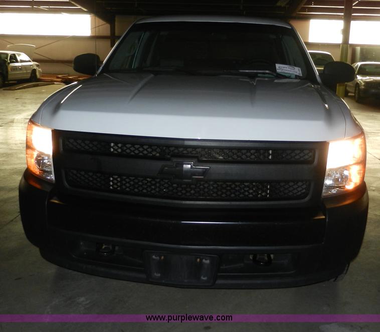 image for item A3941 2008 Chevrolet Silverado 1500 Extended Cab pickup truck