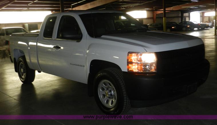 image for item A3941 2008 Chevrolet Silverado 1500 Extended Cab pickup truck