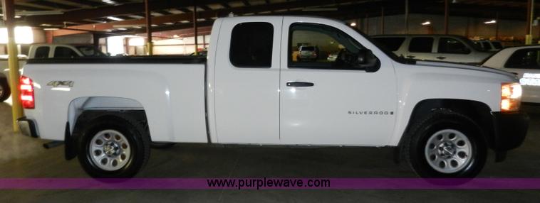 image for item A3941 2008 Chevrolet Silverado 1500 Extended Cab pickup truck