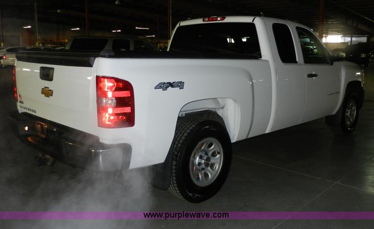 image for item A3941 2008 Chevrolet Silverado 1500 Extended Cab pickup truck