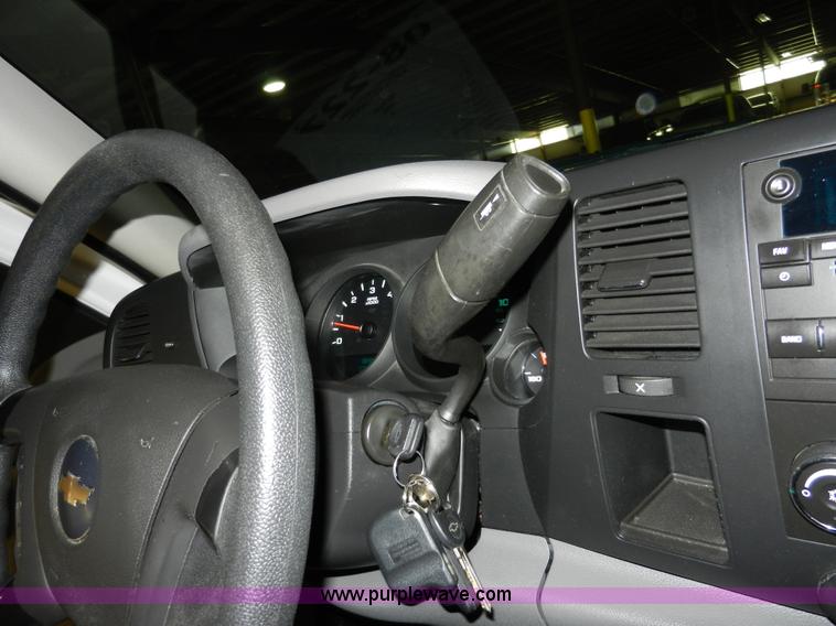 image for item A3941 2008 Chevrolet Silverado 1500 Extended Cab pickup truck