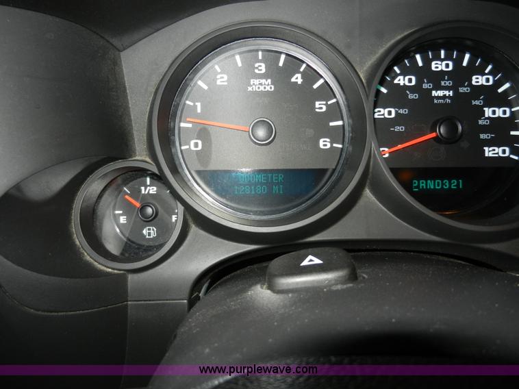 image for item A3941 2008 Chevrolet Silverado 1500 Extended Cab pickup truck