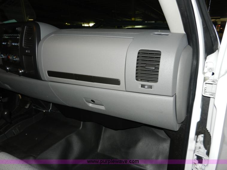 image for item A3941 2008 Chevrolet Silverado 1500 Extended Cab pickup truck