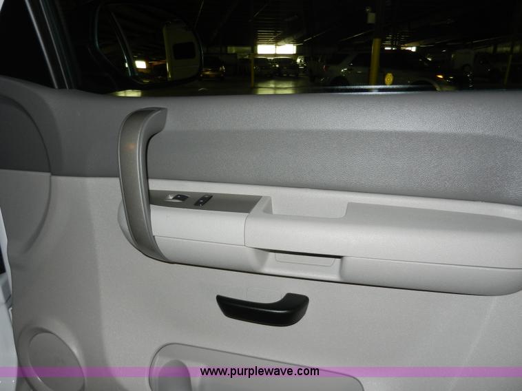 image for item A3941 2008 Chevrolet Silverado 1500 Extended Cab pickup truck