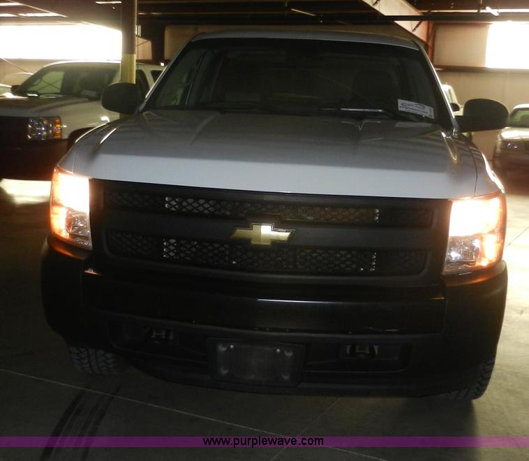 image for item A3942 2008 Chevrolet Silverado 1500 Extended Cab pickup truck
