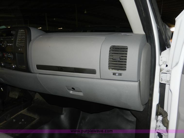 image for item A3942 2008 Chevrolet Silverado 1500 Extended Cab pickup truck