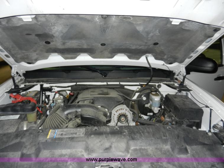 image for item A3943 2008 Chevrolet Silverado 1500 Extended Cab pickup truck