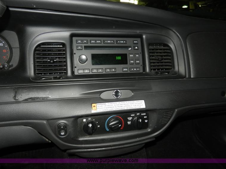 image for item A3944 2009 Ford Crown Victoria Police Interceptor
