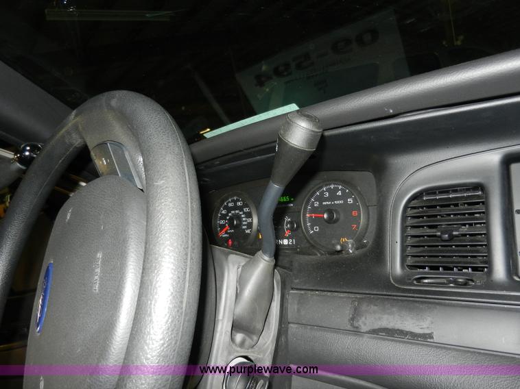 image for item A3944 2009 Ford Crown Victoria Police Interceptor