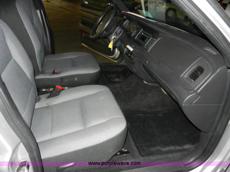 image for item A3944 2009 Ford Crown Victoria Police Interceptor
