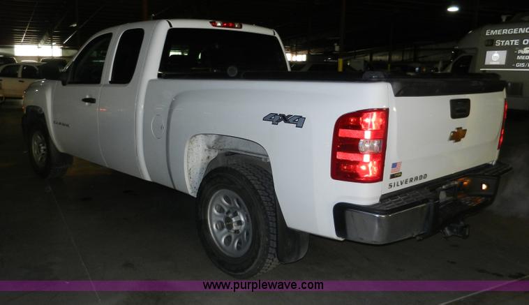 image for item A3945 2008 Chevrolet Silverado 1500 Extended Cab pickup truck