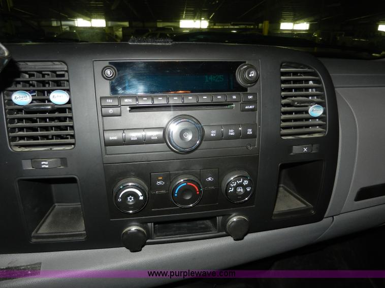 image for item A3945 2008 Chevrolet Silverado 1500 Extended Cab pickup truck